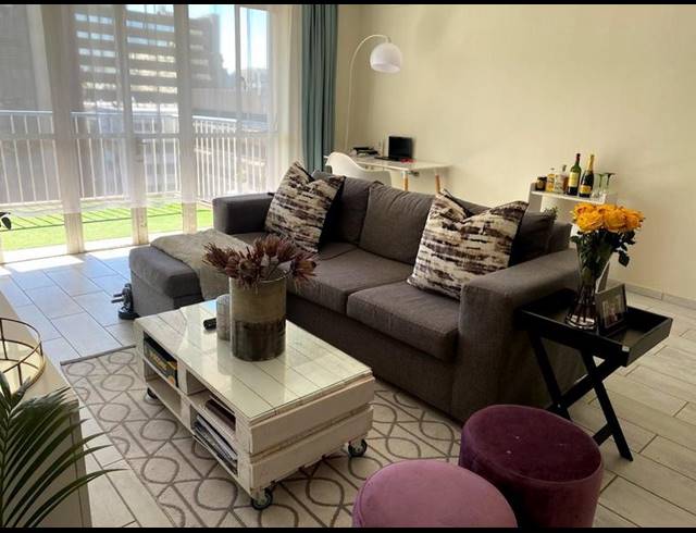 2 BEDROOM APARTMENT FOR SALE IN BRAAMFONTEIN